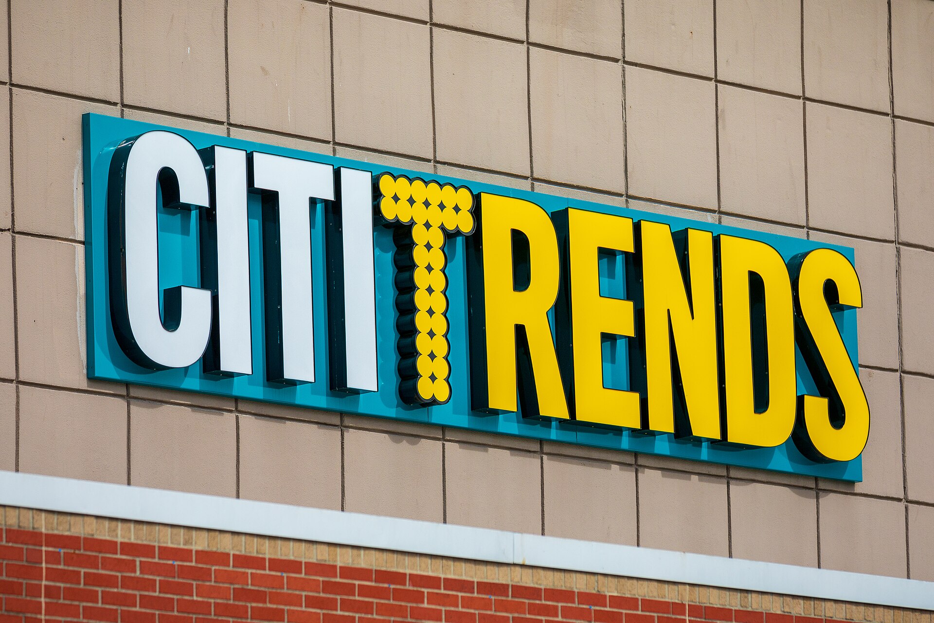 Directional photograph — not a Desi Signs install